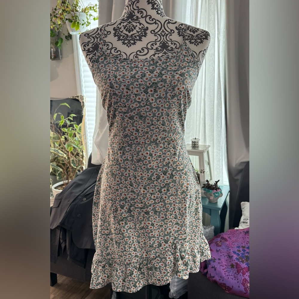 Missguided Floral Sleeveless Dress